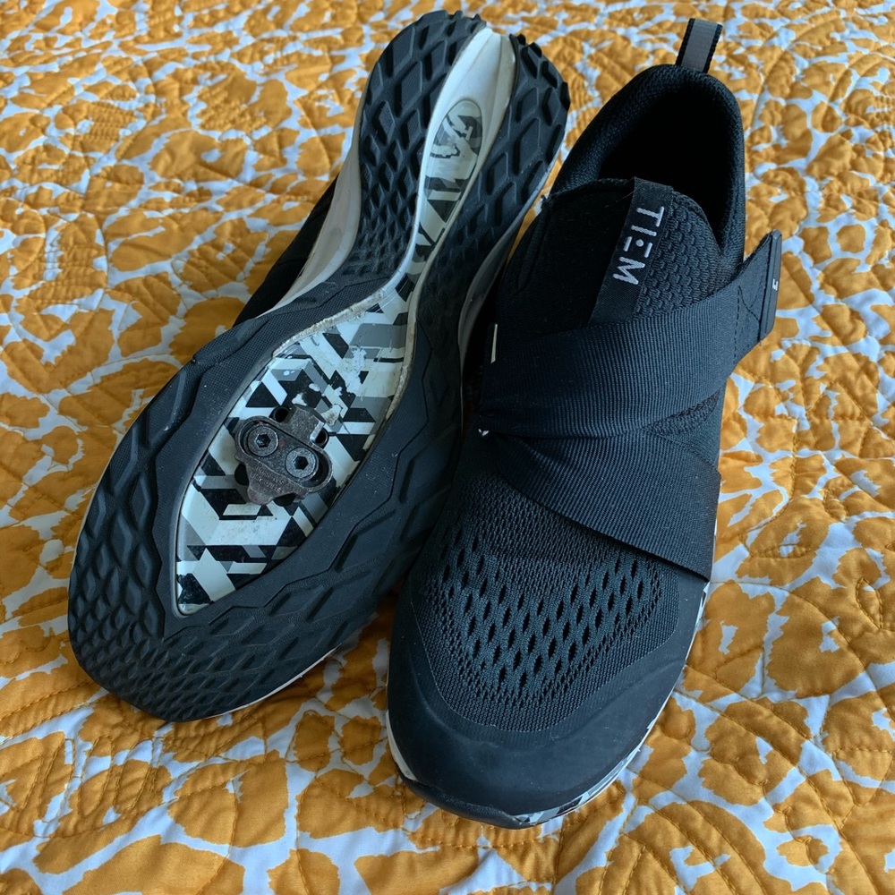 Cycling tennis shoes